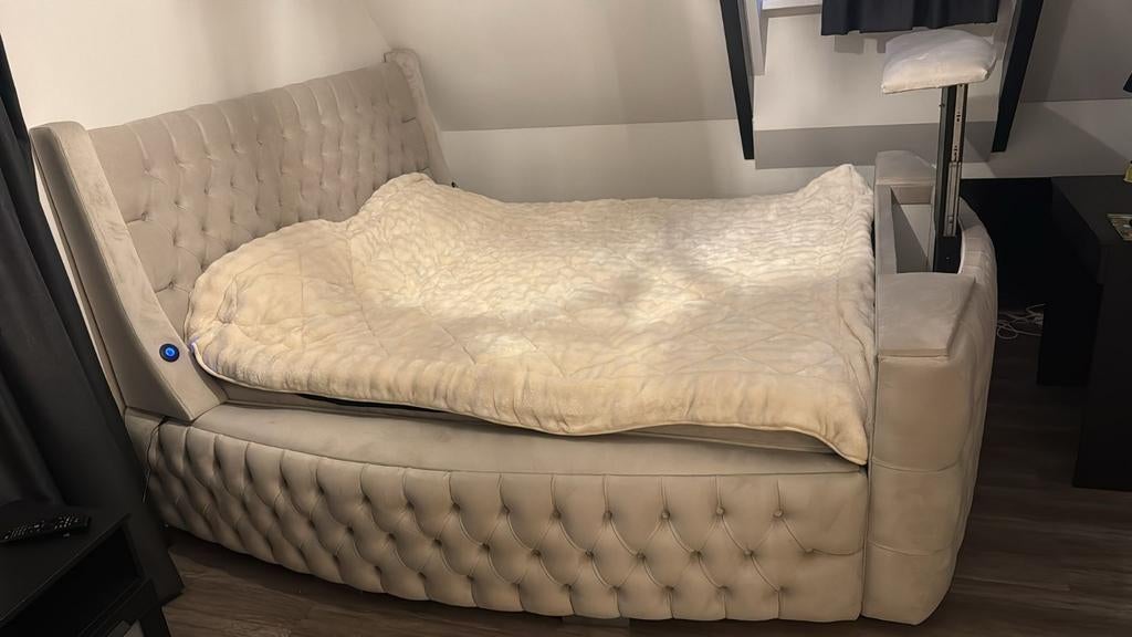 Boxspring bed met automatische tv lift en USB, Ophalen