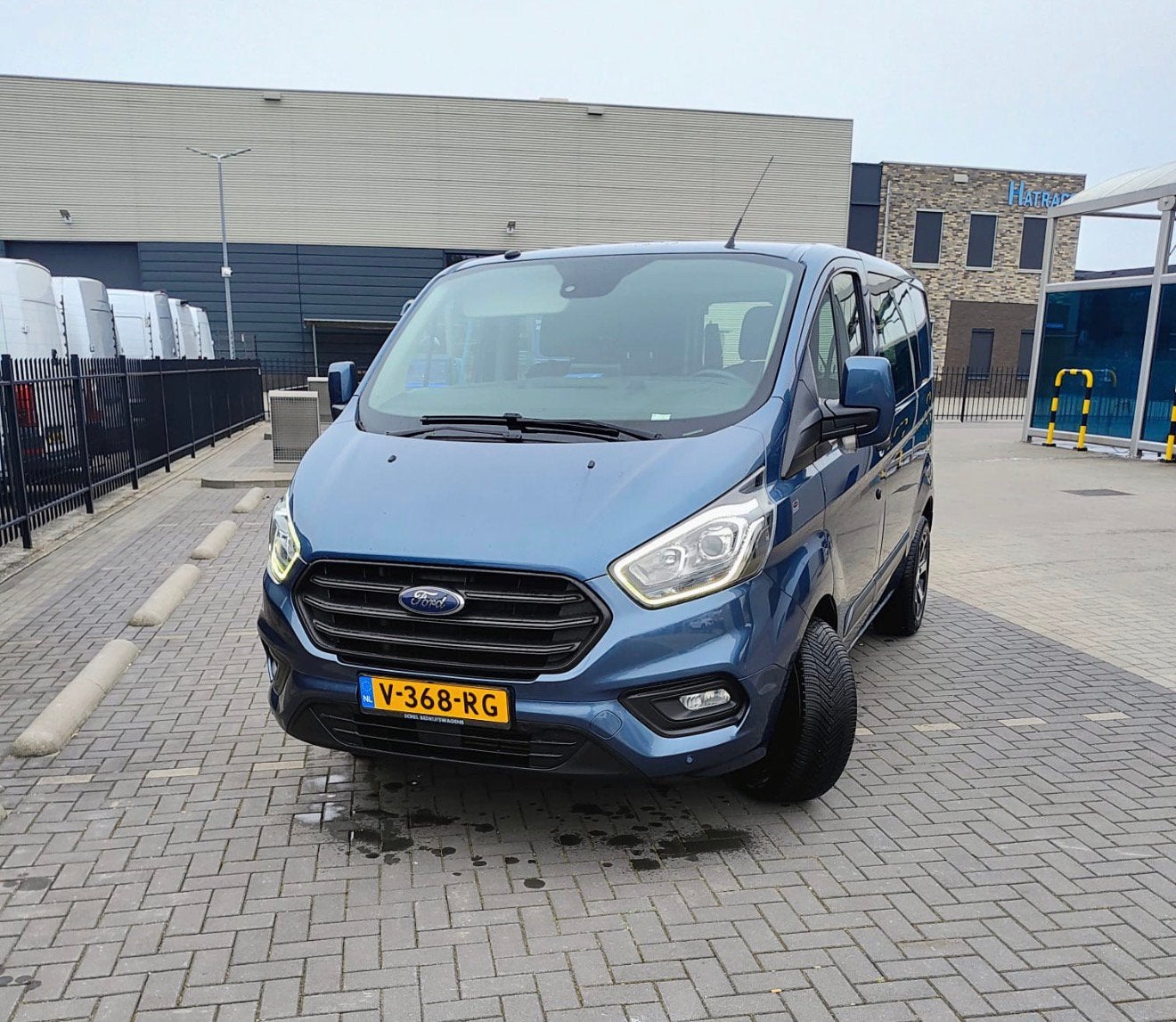 Ford Transit Custom 2.0 – Rolstoelbus met elektrische lift, Voorwielaandrijving, Stof, 1995 cc, Blauw