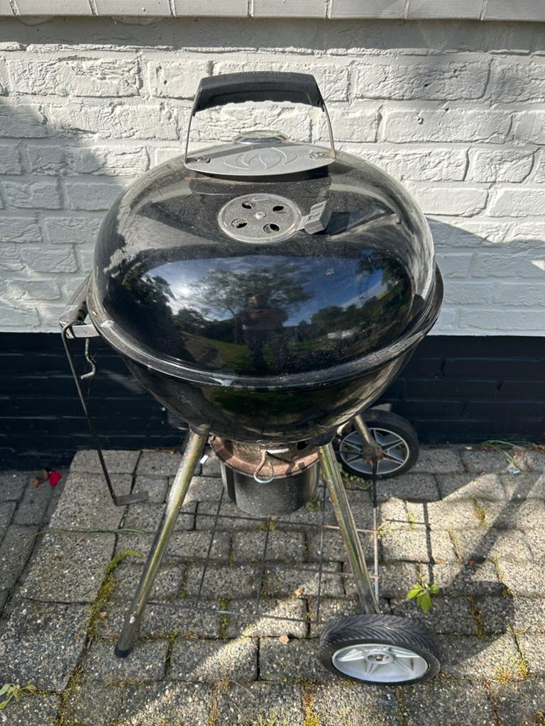 Gebruikte houtskoolbarbecue met hoes, Ophalen, Gebruikt