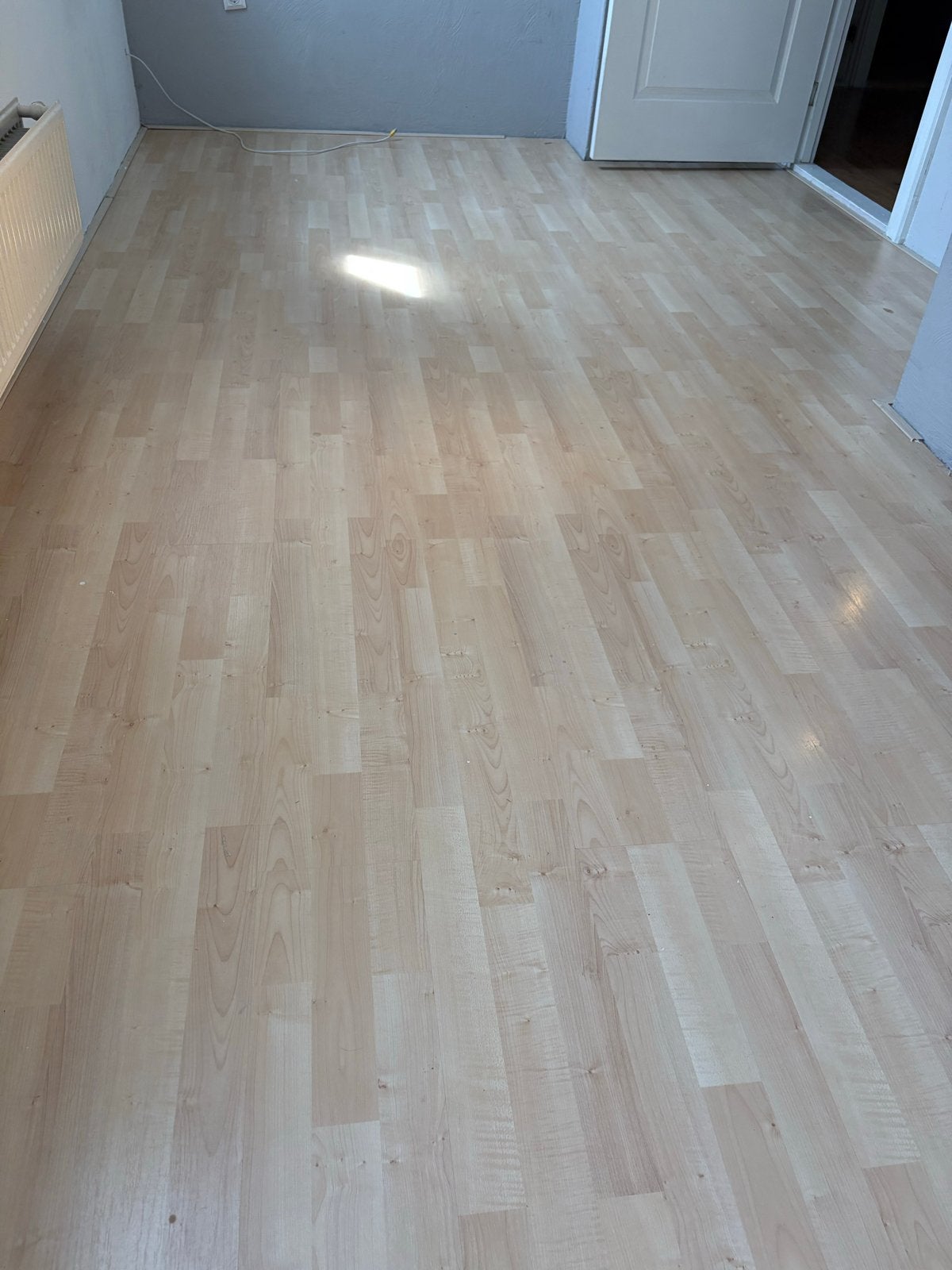 Licht laminaat, ruim 8m2 - Zo goed als nieuw, Ophalen, 5 tot 10 m², Zo goed als nieuw, 10 tot 30 cm
