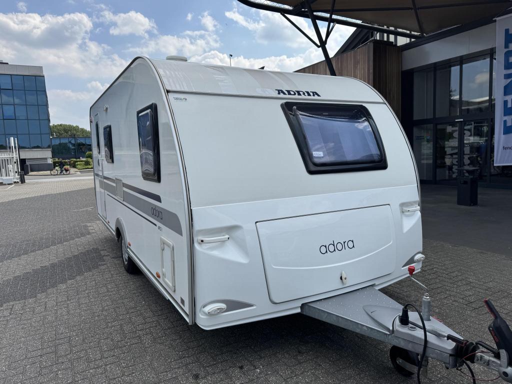Adria Adora 493 TK 2013 NIEUW 3M TENT!!!, Caravans en Kamperen, Schokbreker, Standaardzit, Bedrijf, Adria