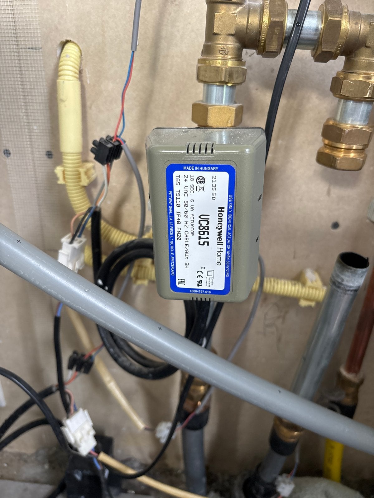 Honeywell Home UC6645 - Thermostaat voor CV-installatie, Gebruikt, Minder dan 30 cm, Overige typen, Minder dan 60 cm