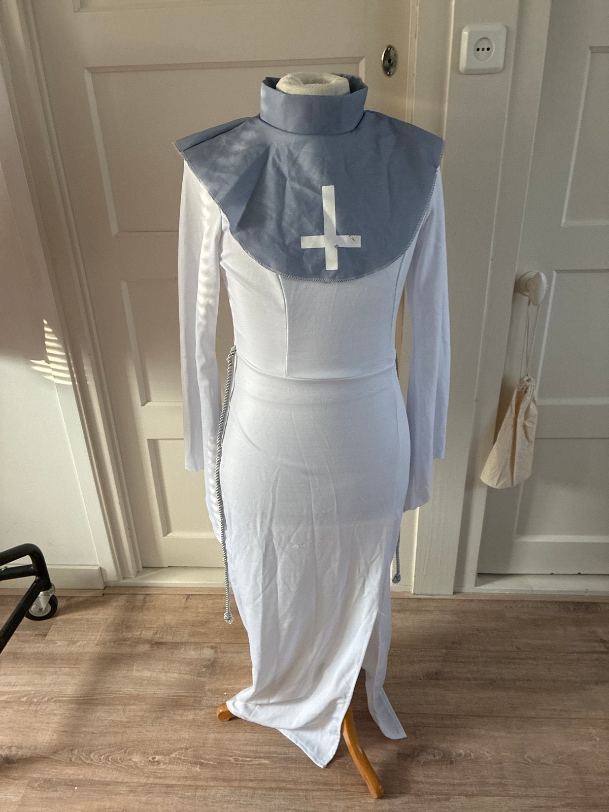 Nonnenpak - Halloween/Carnaval, Maat 38/40 (M), Ophalen of Verzenden, Halloween, Kleding