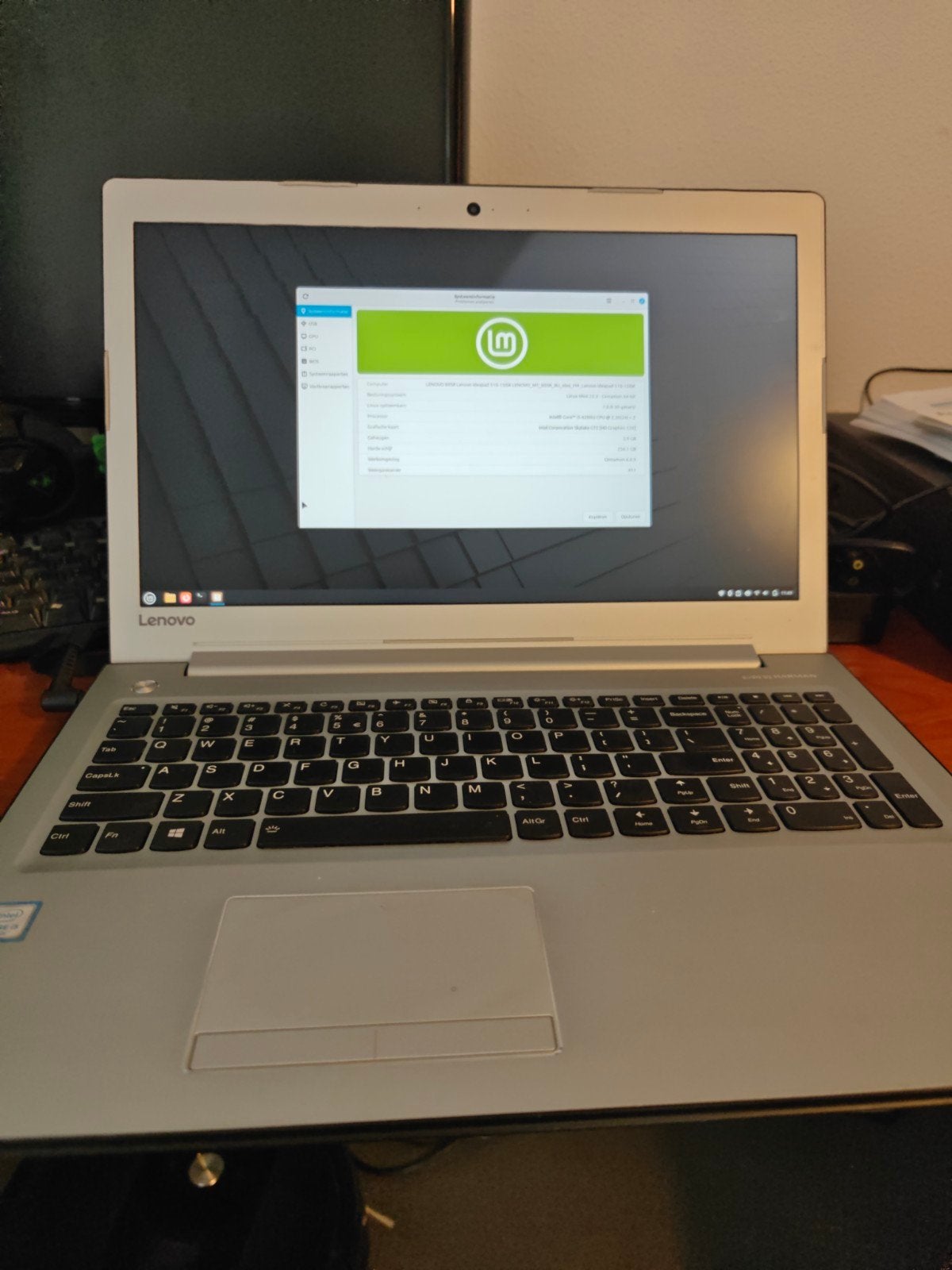 Lenovo Ideapad 510  Laptop - Intel i5, 4GB RAM, 256GB SS, Met videokaart, 2 tot 3 Ghz, Intel Core i5-6200U, Ophalen of Verzenden