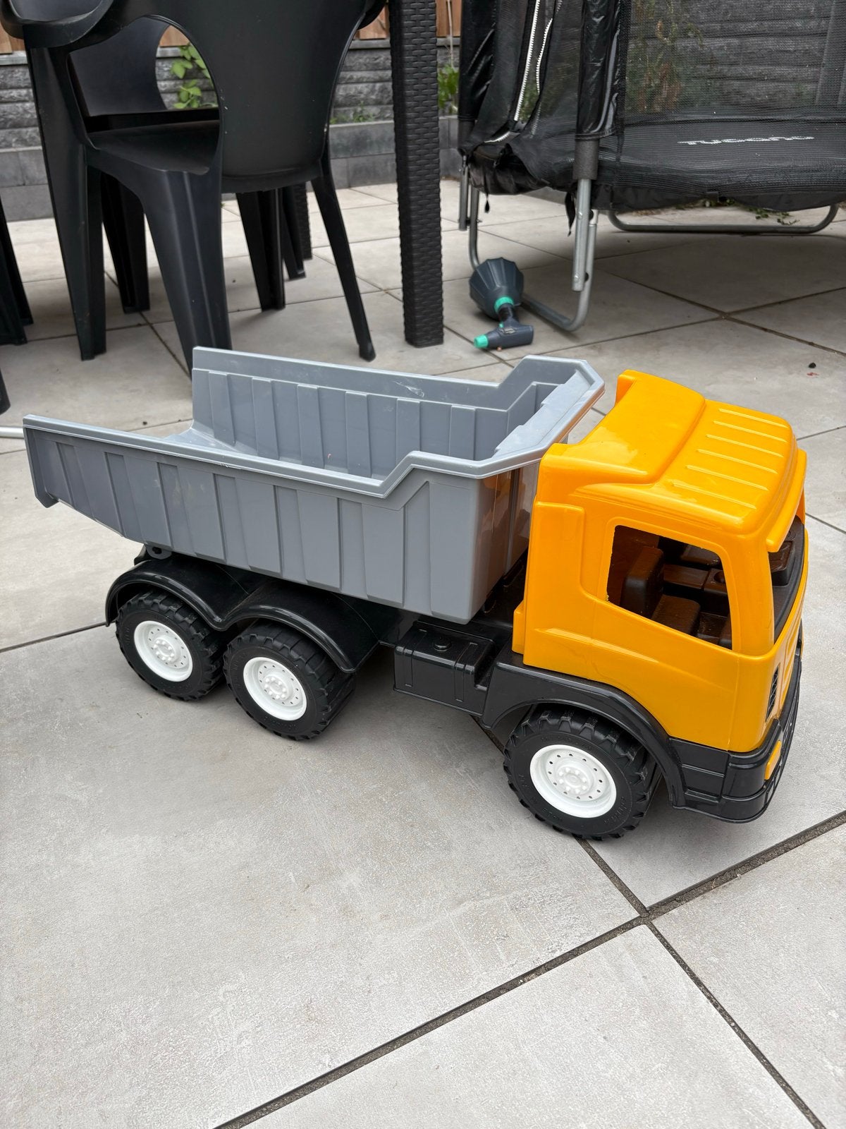 Grote speelgoed kiepwagen - Geel en grijs, Kinderen en Baby's, Speelgoed | Speelgoedvoertuigen, Ophalen, Gebruikt