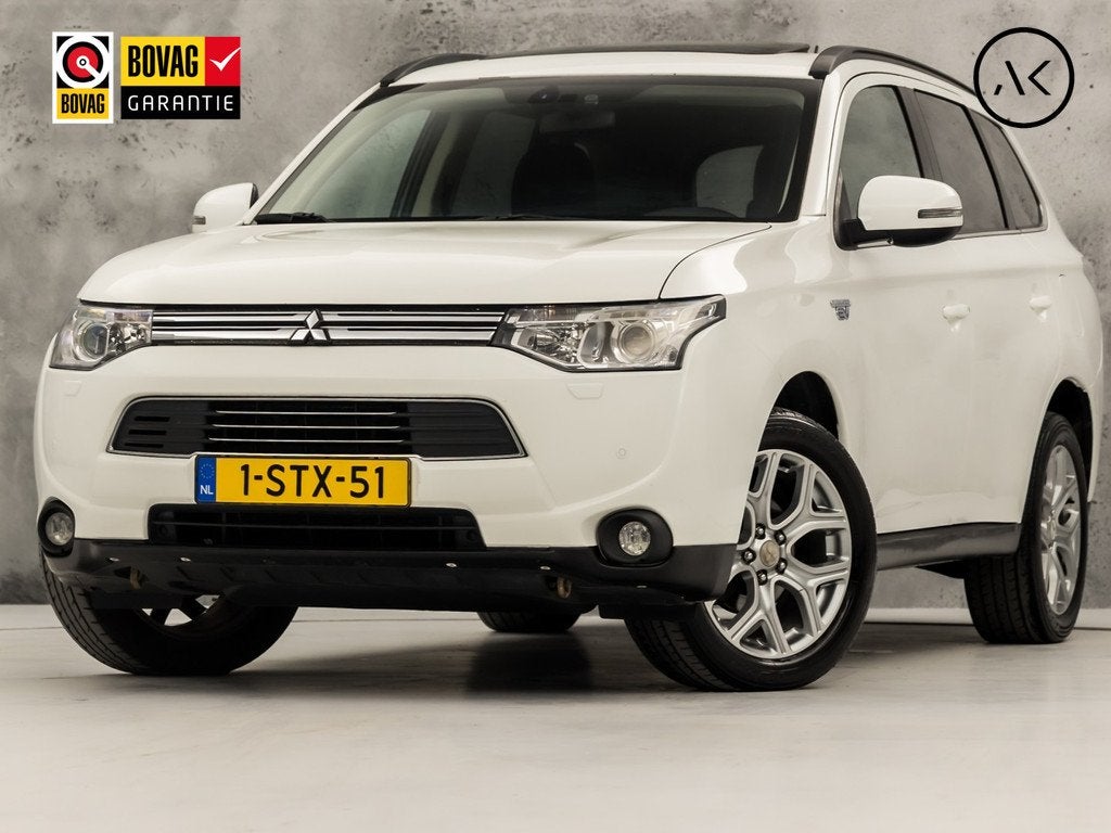 Mitsubishi Outlander 2.0 PHEV Deluxe 203Pk Automaat (SCHUIFD, Auto's, Mitsubishi, Automaat, Zwart, 4 cilinders, Wit
