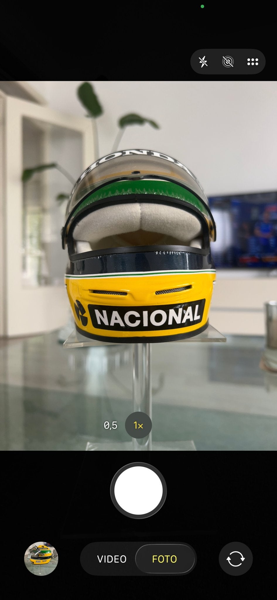 Ayrton Senna F1 Helm Replica - Schaalmodel, Verzamelen, Automerken, Motoren en Formule 1, Ophalen of Verzenden, Zo goed als nieuw