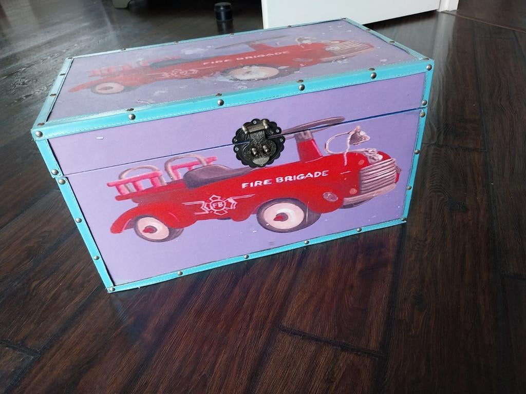 Leuke speelgoedkist met brandweerauto opdruk, Ophalen, Overige materialen, Minder dan 50 cm, Gebruikt