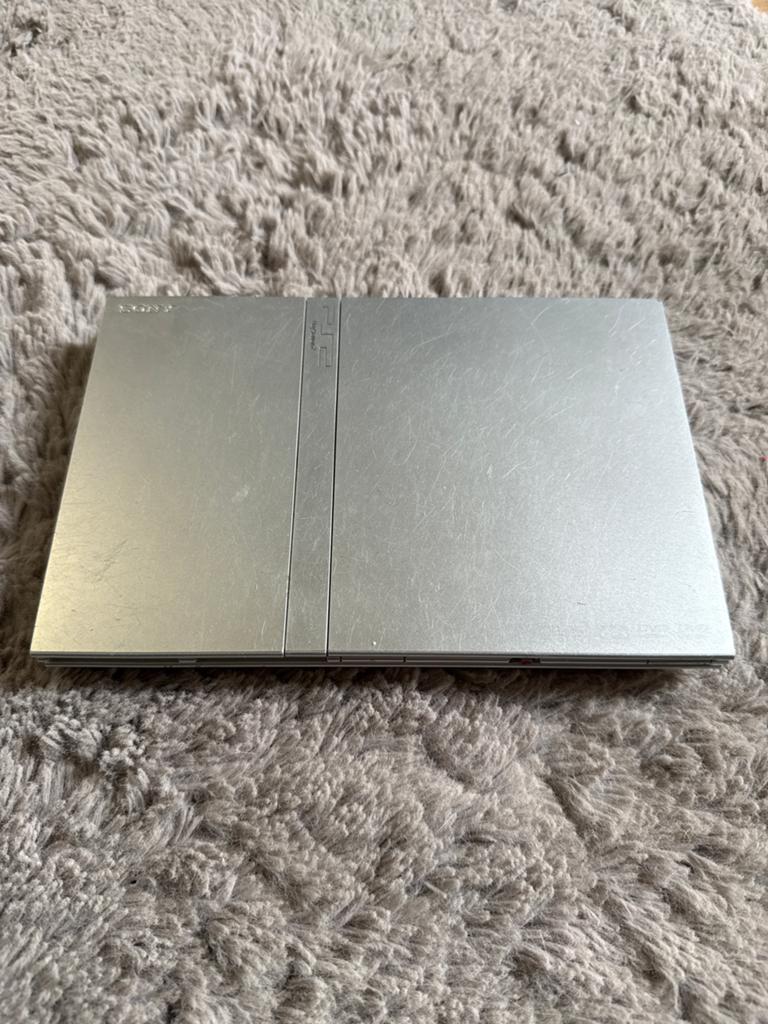 Playstation 2 Slim voor onderdelen - Zilver, Gebruikt, Ophalen of Verzenden, Zonder controller, Zilver