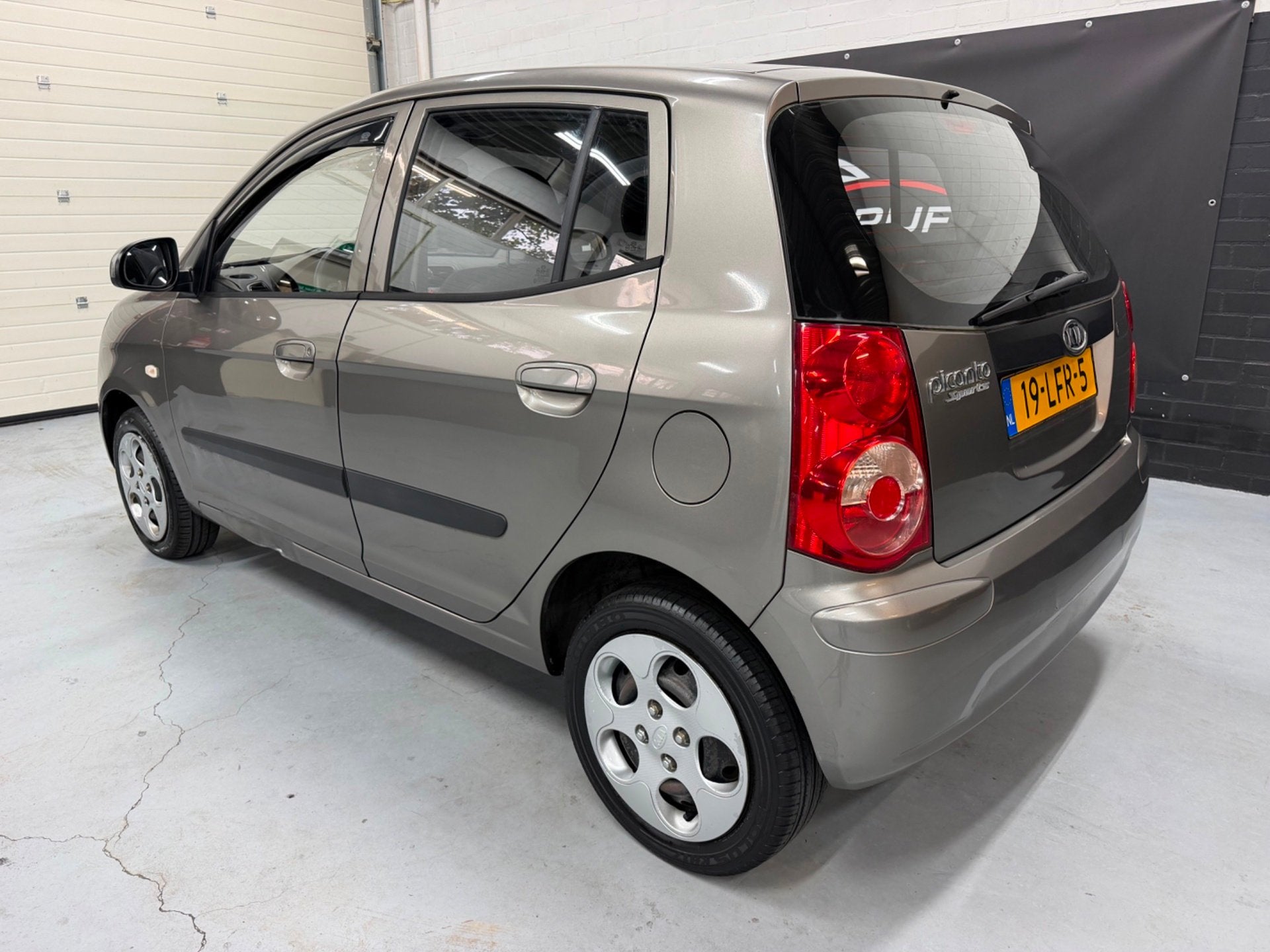 Foto 5 van Kia Picanto 1.0 X-pect Nap/5Drs/APK 22-09-2027!