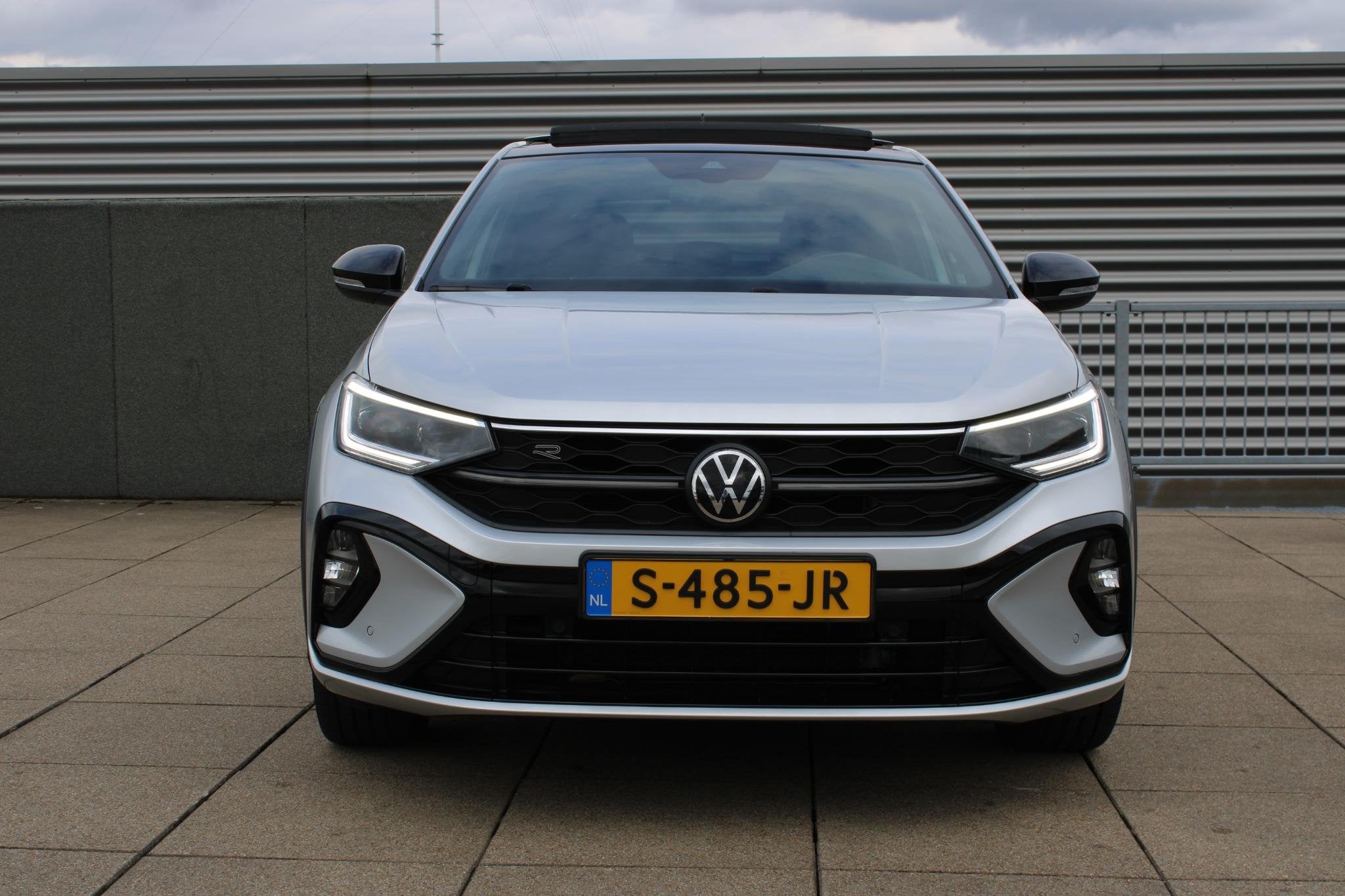 Volkswagen Taigo 1.5 TSI R-Line Business AUTOMAAT SCHUIFDAK,, Auto's, Dealer onderhouden, Stof, Euro 6, 4 cilinders