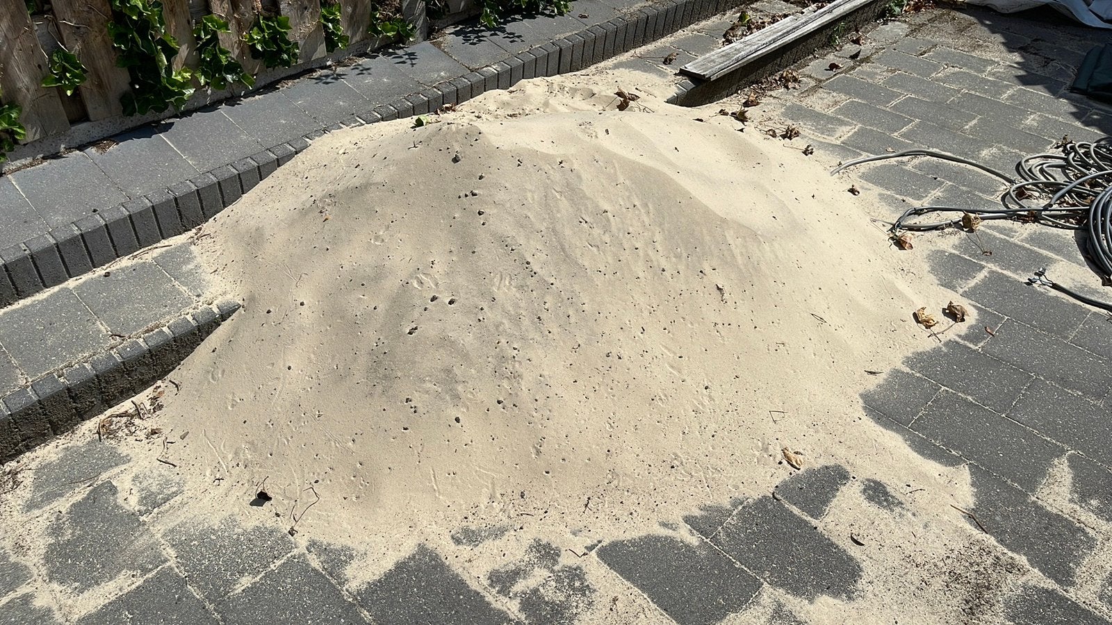 GRATIS afvte halen 1/2 kuub zand, Ophalen, Nieuw, Straatzand