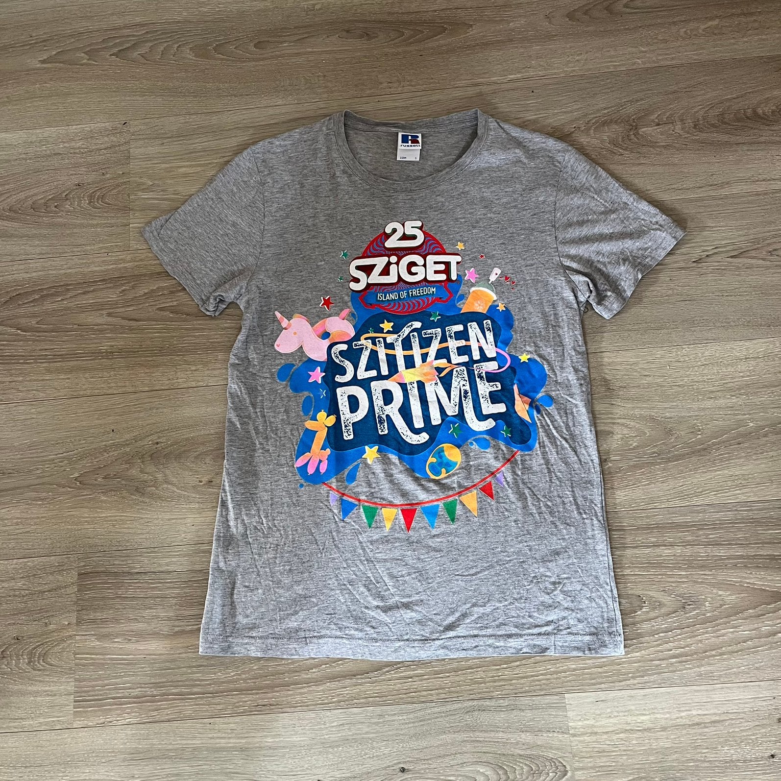 Sziget Festival T-shirt (25e Editie) Maat S Russell Athletic, Ophalen of Verzenden, Zo goed als nieuw, Grijs, Korte mouw