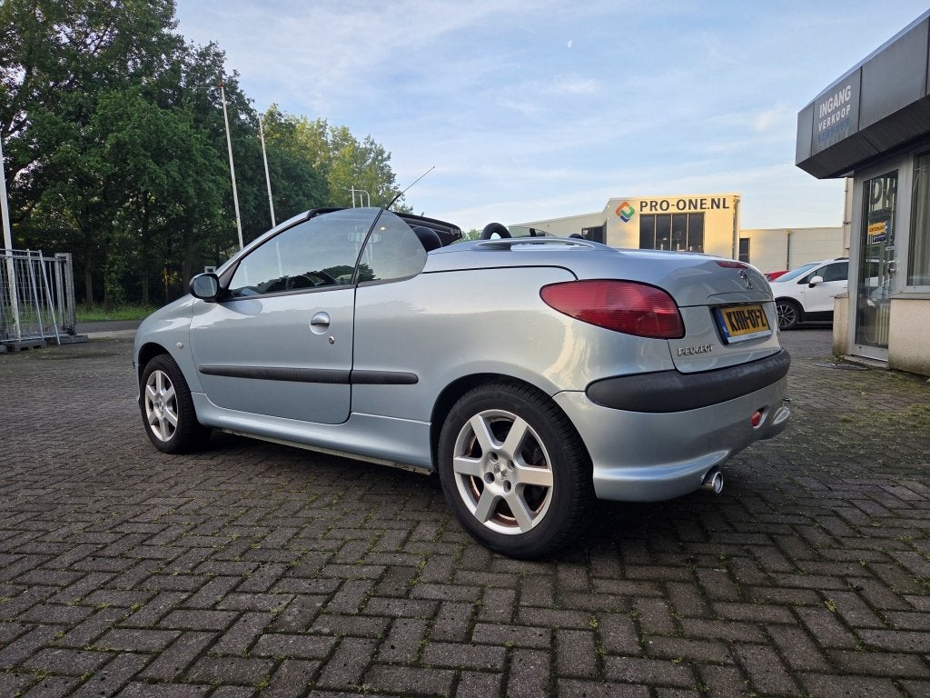 Peugeot 206 CC 2.0-16V (bj 2001), foto 2