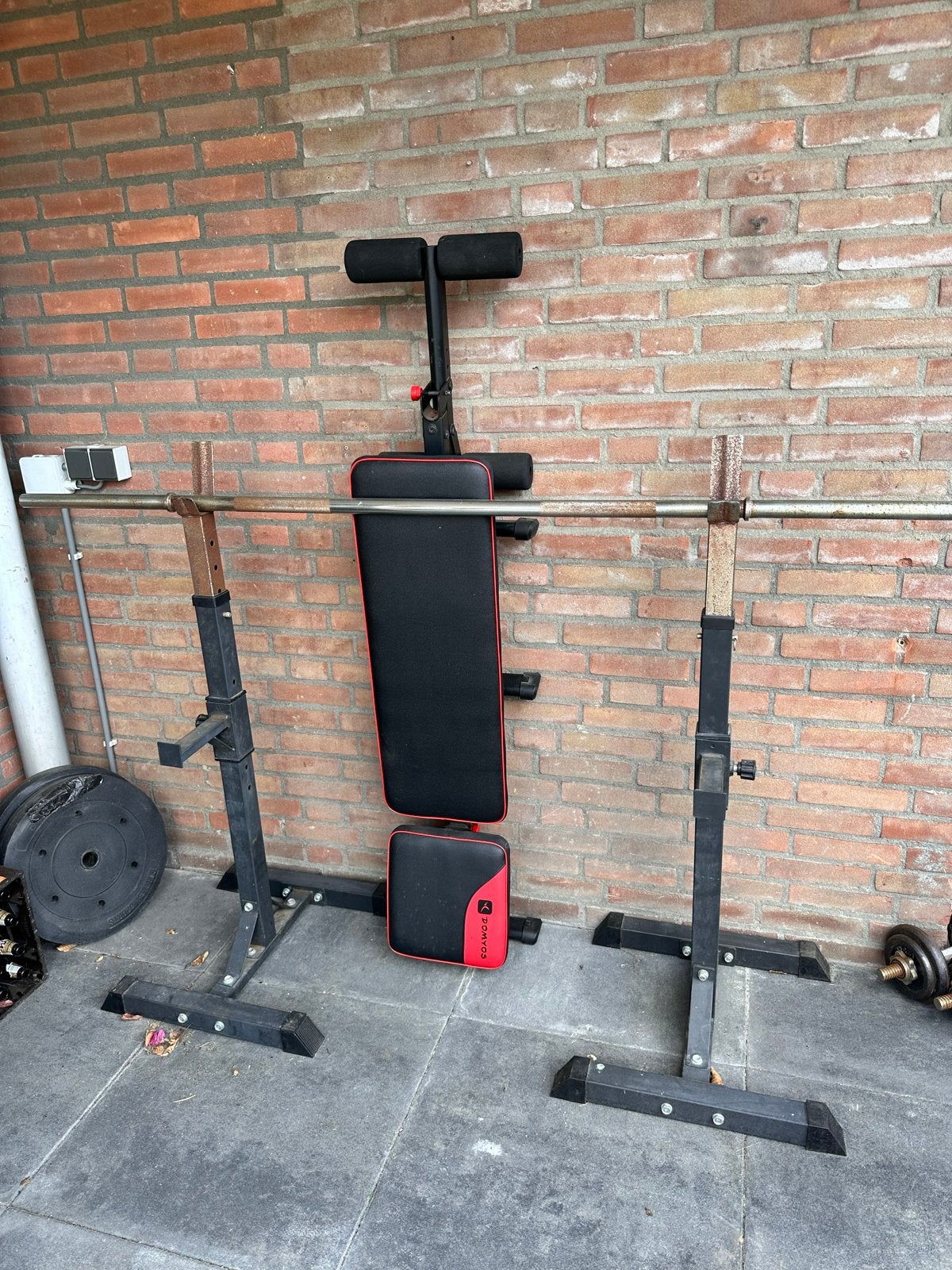 Fitnessbank met stang en diverse gewichten, Ophalen, Gebruikt, Armen, Fitnessbank