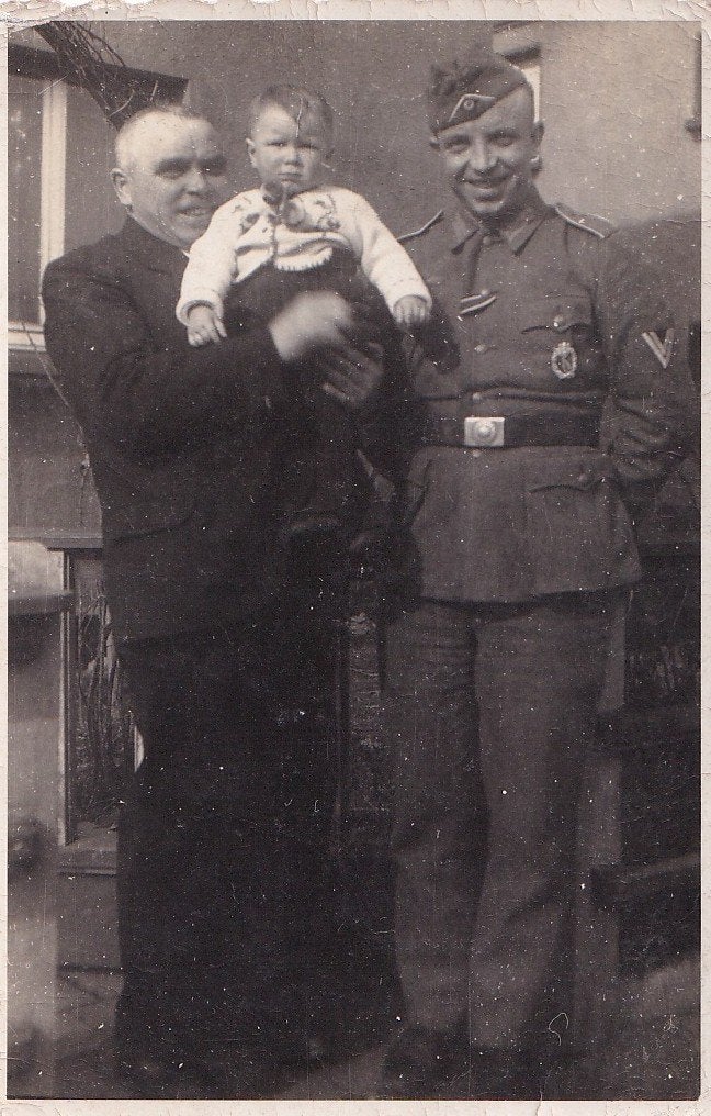 (Wehrmacht Gefreiter)Soldaat met Familie, Gebruikt, Foto, Ophalen of Verzenden, Voor 1940