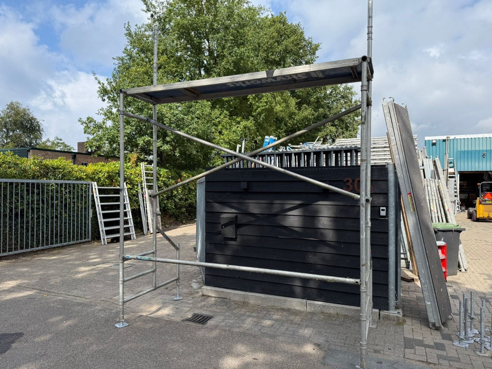 Gevelsteiger aluminium goedkope steiger, Doe-het-zelf en Verbouw, Steigers, Ophalen, Rolsteiger of Kamersteiger, 5 meter of hoger
