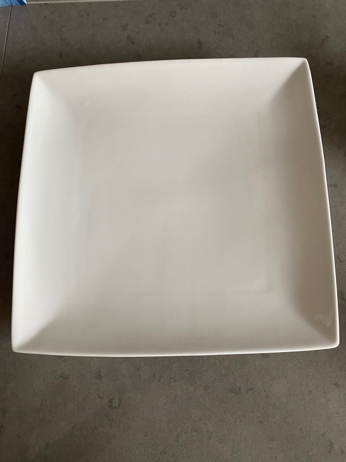 2 grote pizza/ taart borden van Yong, Overige merken, Ophalen of Verzenden, Zo goed als nieuw, Bord(en)