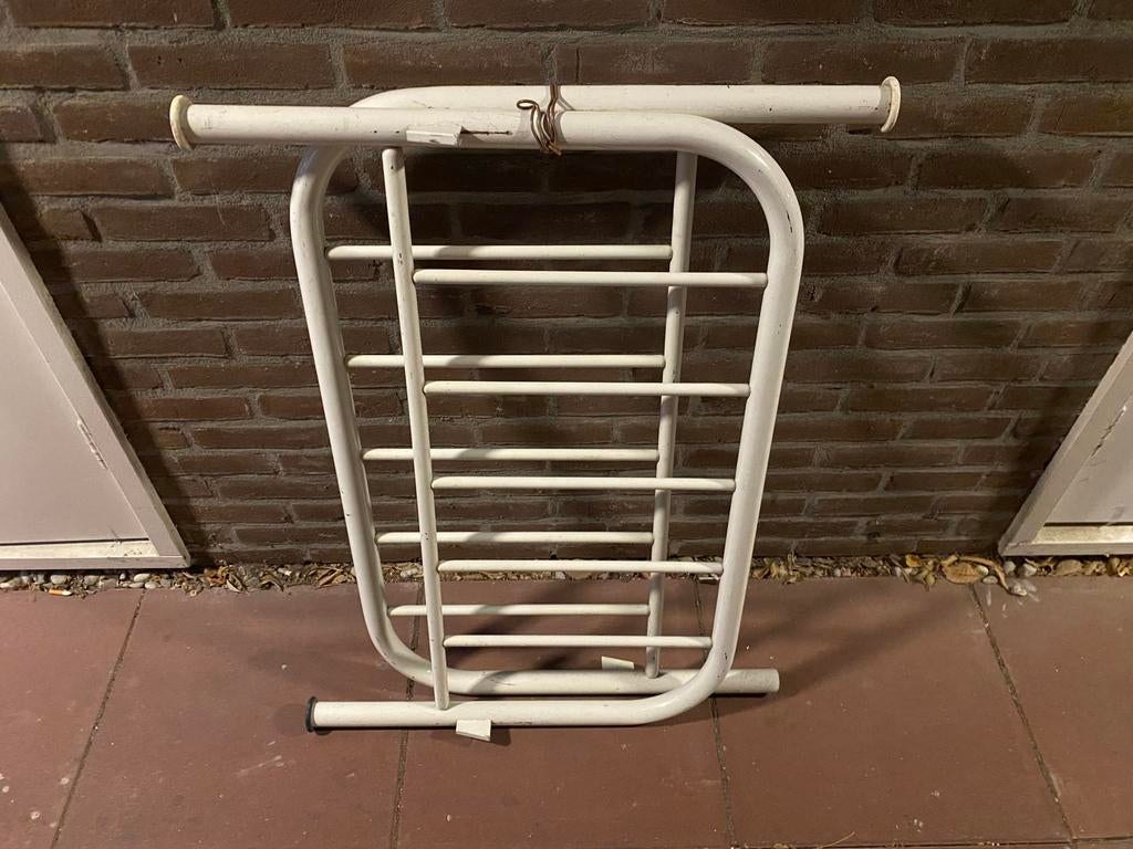Witte metalen kledingrek, Ophalen, Gebruikt