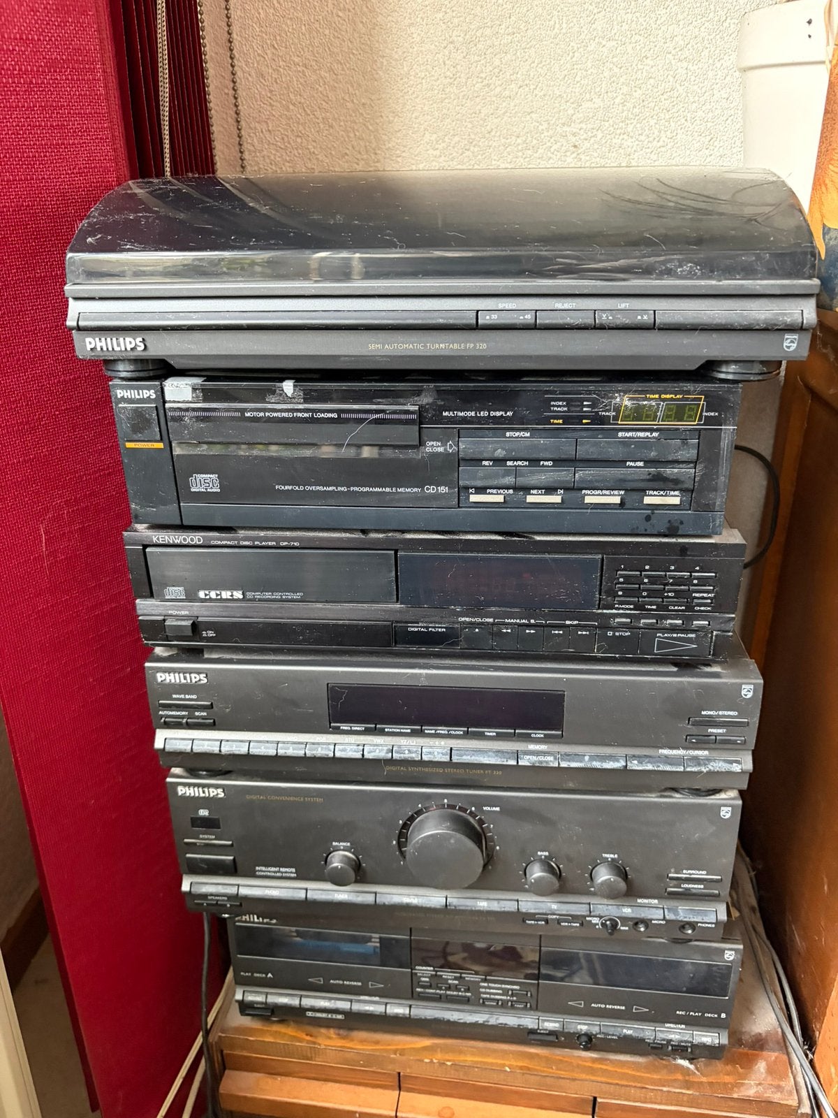 Bieden va €35 en ophalen: Philips Stereo installatie + boxen
