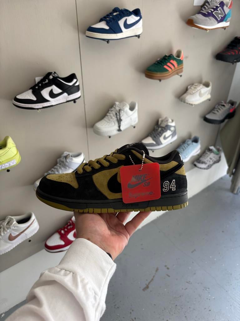 Nike SB Dunk Low Supreme Green - Nieuw in doos, Overige kleuren, Nieuw, Ophalen of Verzenden, Sneakers of Gympen
