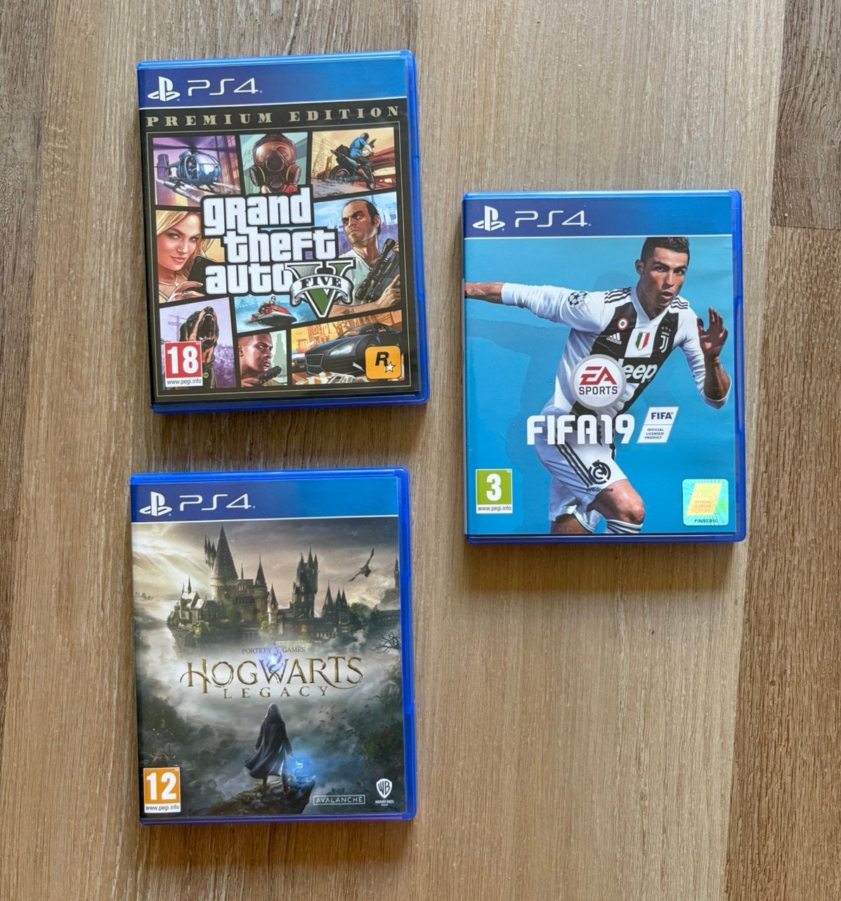 PS4 Games: Hogwarts Legacy, GTA V & FIFA 19, 3 spelers of meer, Ophalen of Verzenden, Zo goed als nieuw, Vanaf 3 jaar