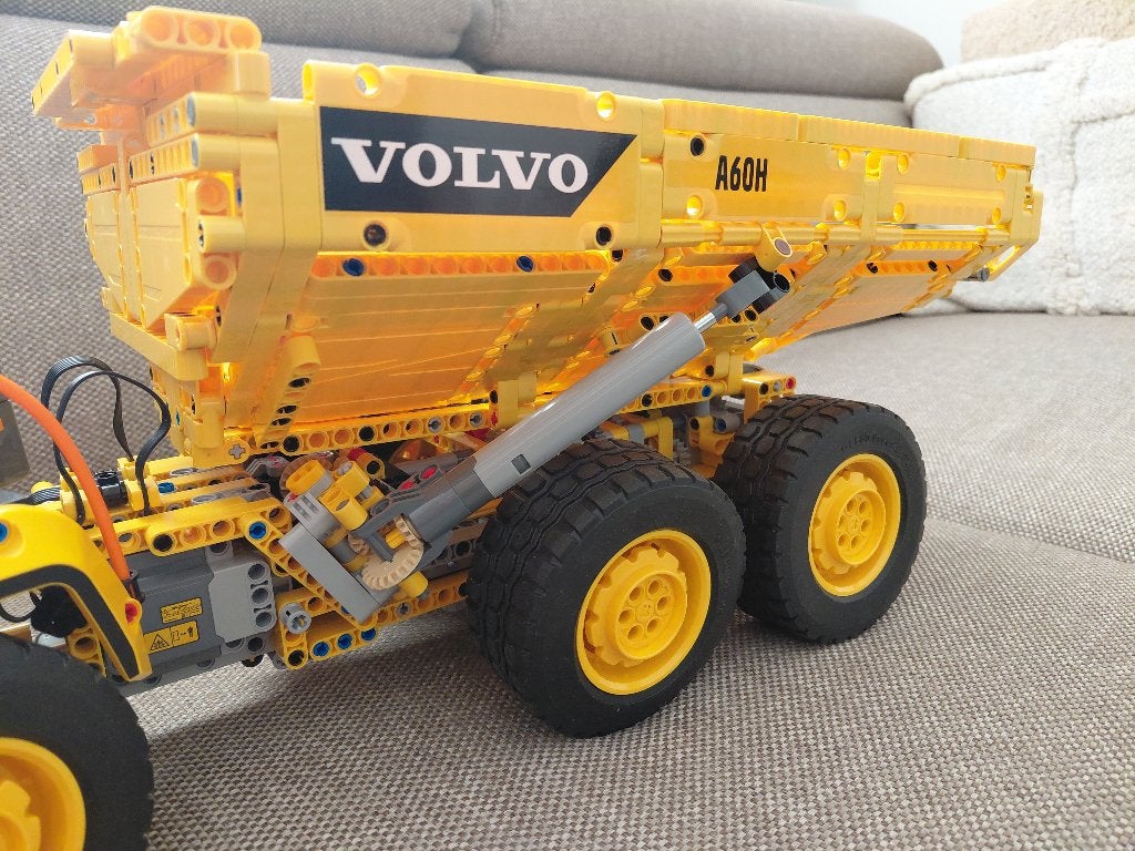 Lego Technic Volvo kiepwagen 6x6  42114, Kinderen en Baby's, Ophalen, Compleet, Lego, Zo goed als nieuw