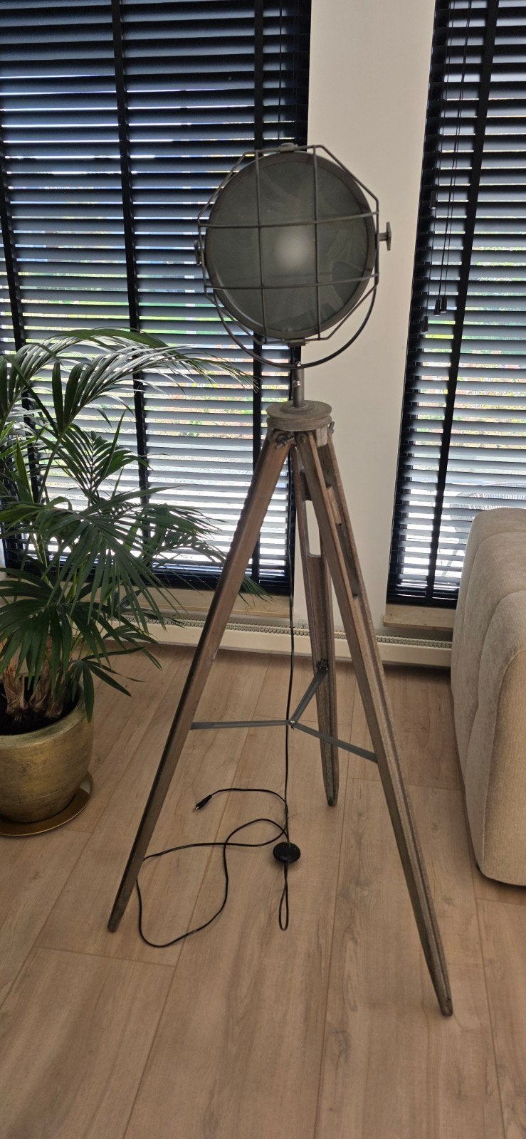 Industriële Vloerlamp met Houten Statief - Zo goed als nieuw, Ophalen, Zo goed als nieuw, Hout, 150 tot 200 cm
