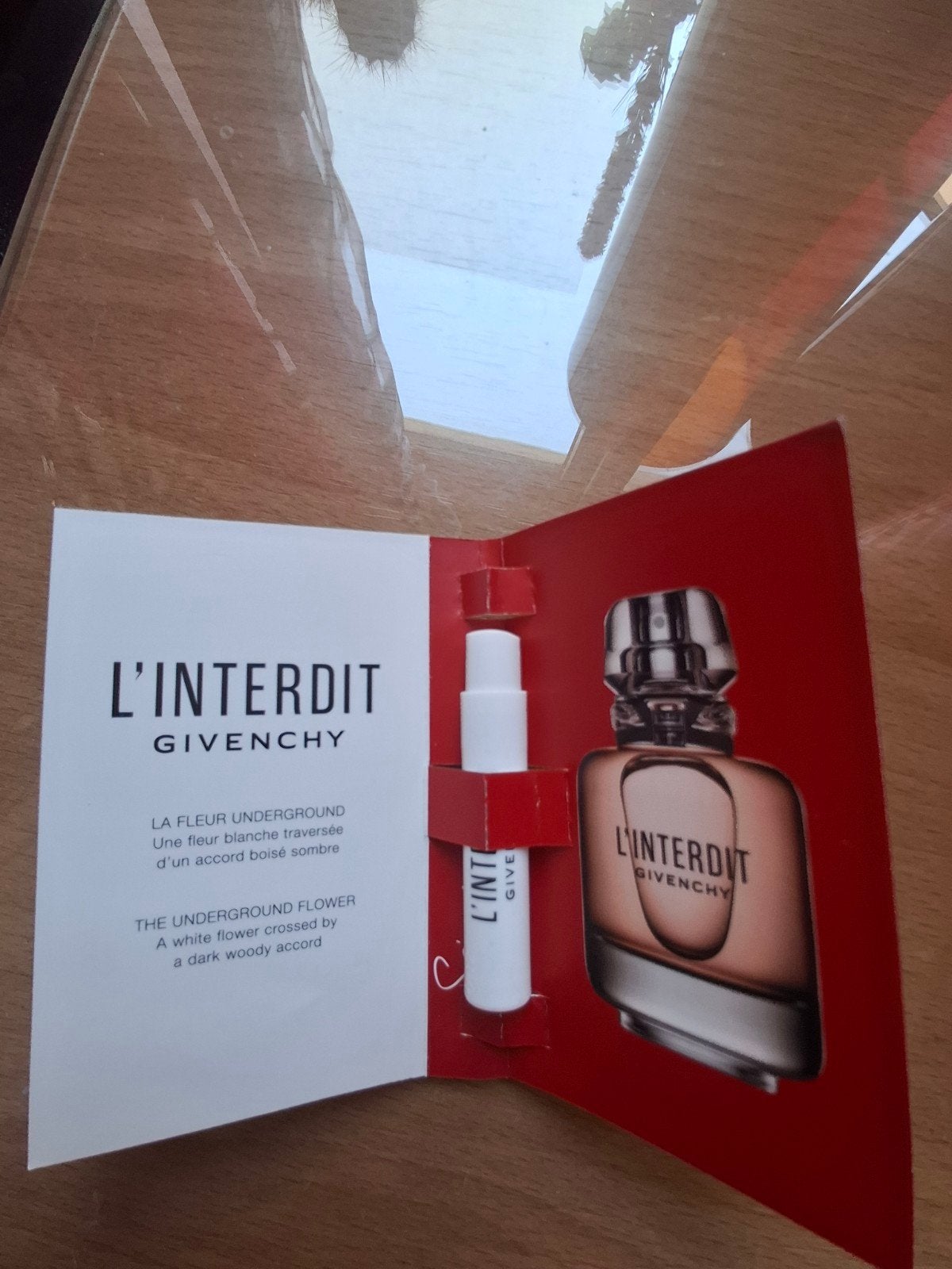 Nieuw Givenchy L'Interdit Eau de Parfum sample 1ml, Verzenden, Nieuw