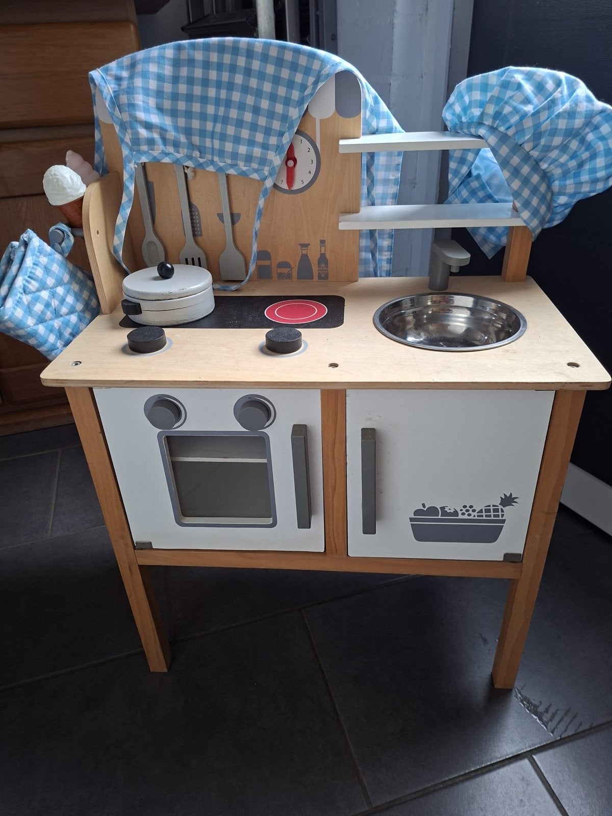 Houten speelkeuken met accessoires, Kinderen en Baby's, Speelgoed | Speelkeukens, Ophalen, Gebruikt, Hout, Speelkeuken
