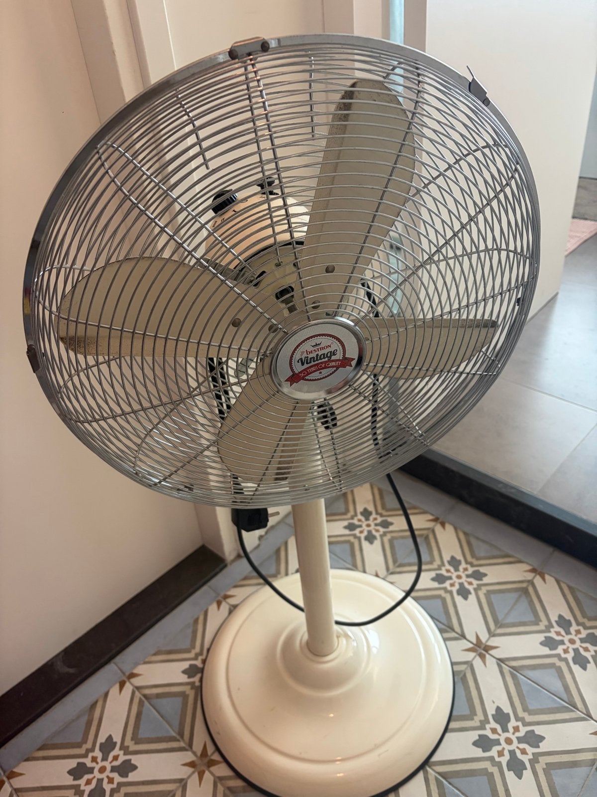 Bestron Vintage Retro Staande Ventilator Crème 45cm, Ophalen, Gebruikt, Statiefventilator