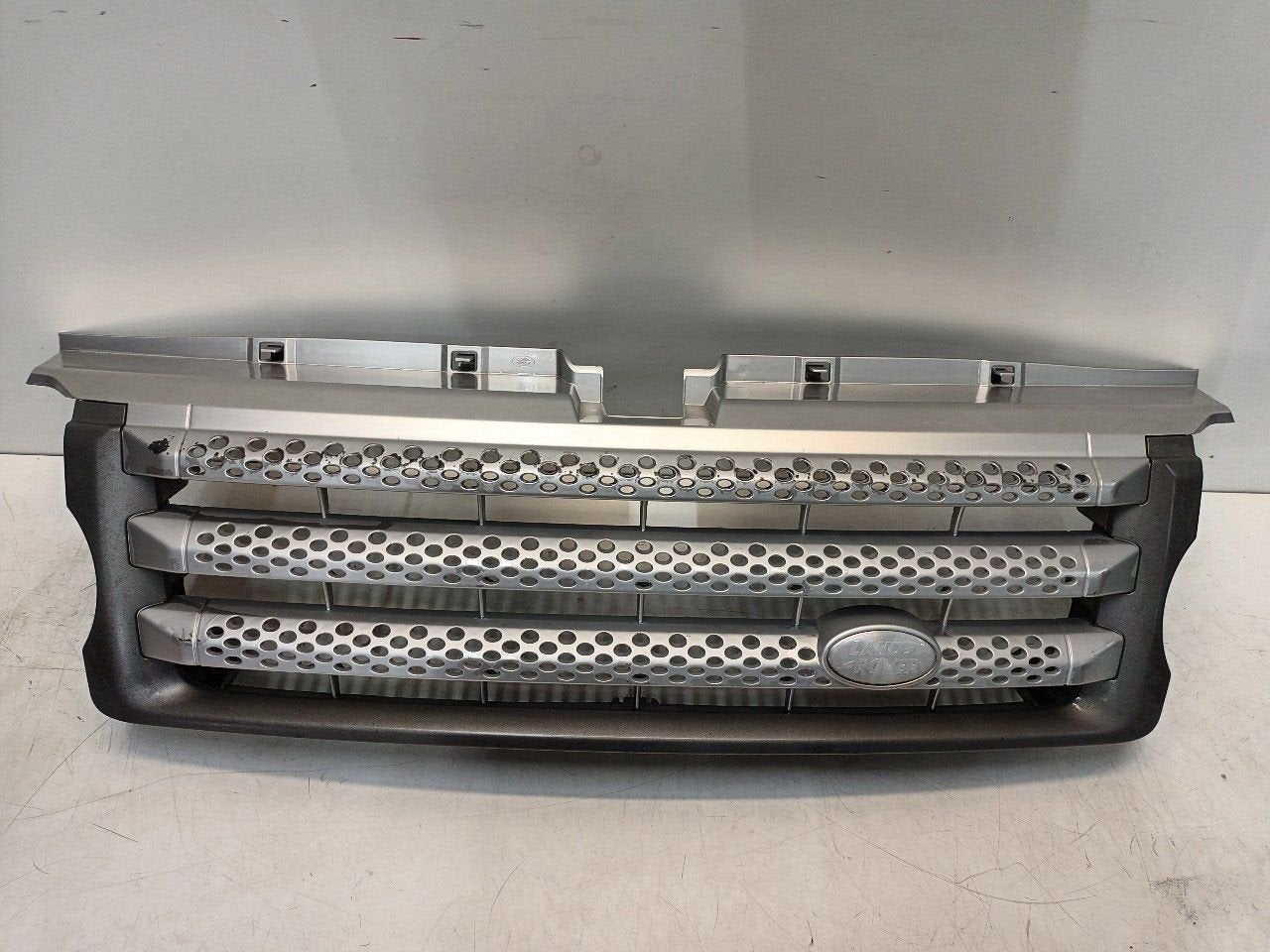 Grille Land Rover Range Rover, Onderdelen@venauto.nl, Van der Ven Autorecycling B.V., Ettenseweg 76, 4706 PB Roosendaal, The Netherlands