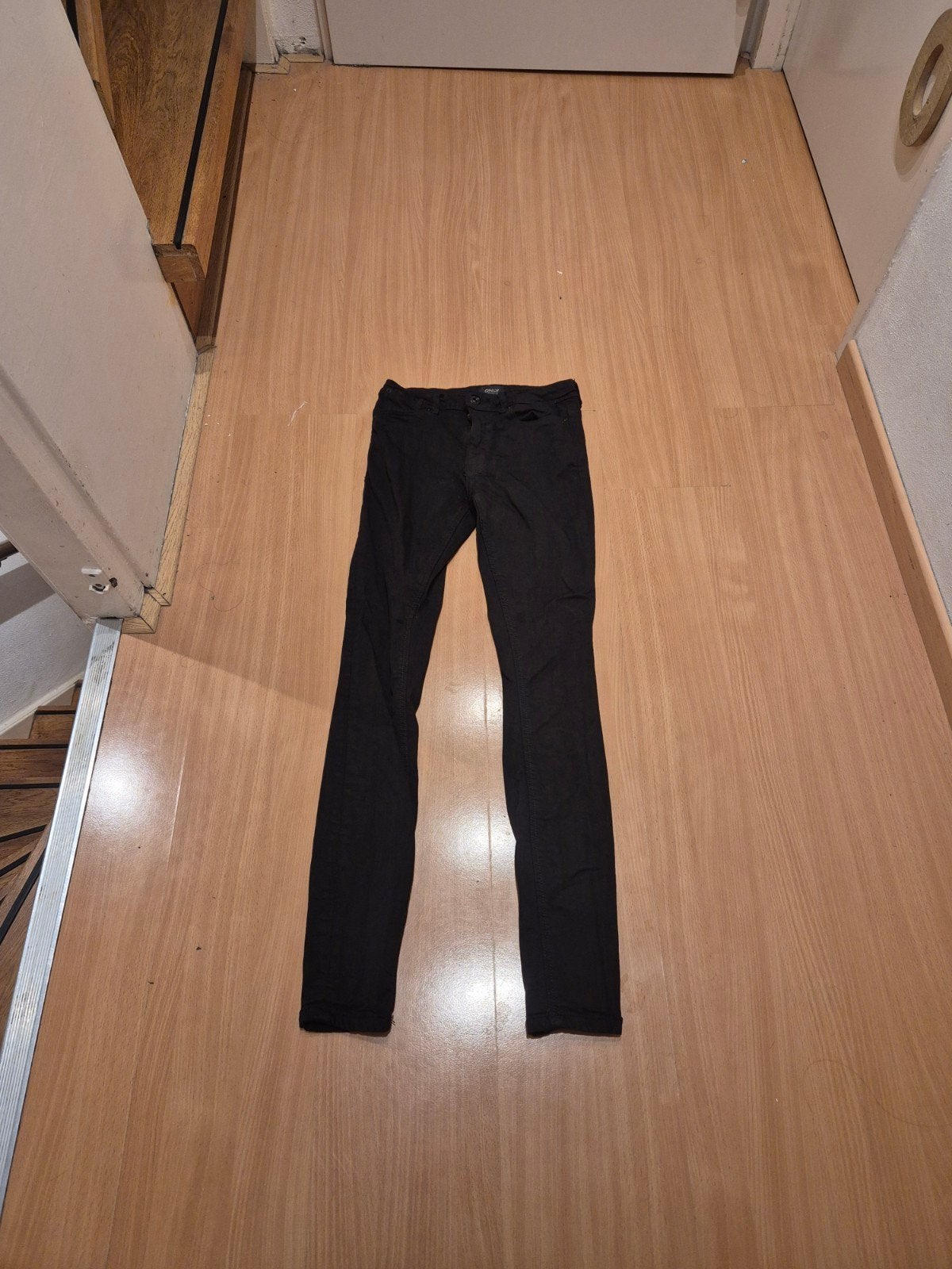 Zwarte broek - Kastopruiming, Zwart, Ophalen of Verzenden, Zo goed als nieuw, Maat 36 (S)