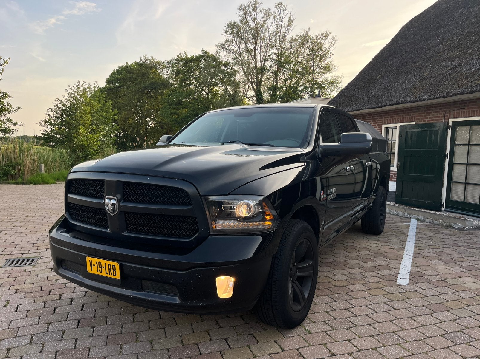 Dodge RAM 1500, Automaat, 5654 cc, Zwart, Te koop