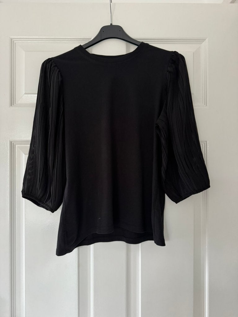Zwarte blouse met semi-doorzichtige mouwen Eksept maat M, Maat 38/40 (M), Zwart, Ophalen of Verzenden, Zo goed als nieuw