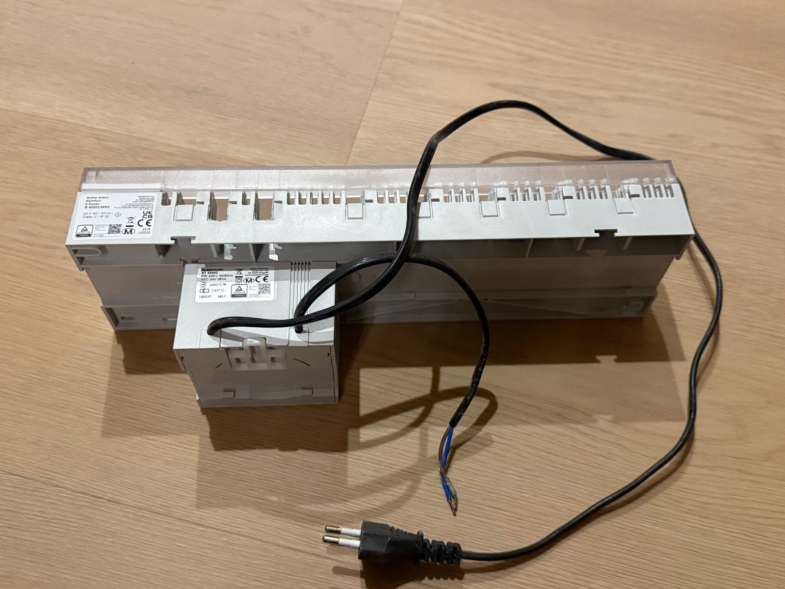 Alpha direct Kompact 6 Zonen verdeler met trafo, Minder dan 30 cm, Overige typen, Ophalen of Verzenden, Zo goed als nieuw