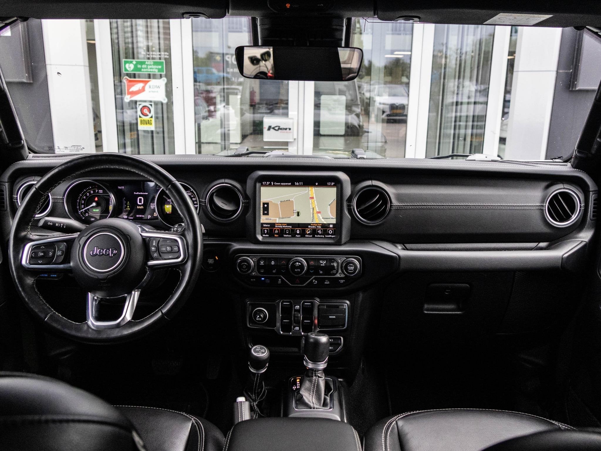Jeep Wrangler Unlimited 4xe 380 Brute | To Tone | All season, Auto's, Automaat, 4 cilinders, Cabriolet, Bedrijf