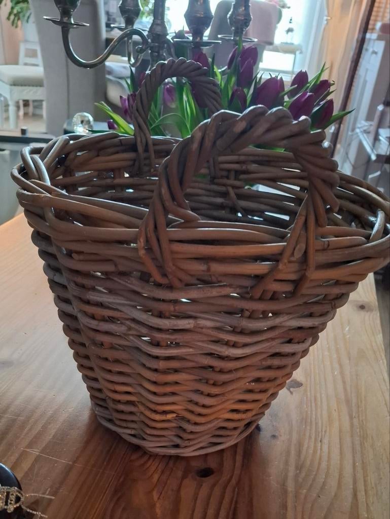 Bieden via de advertente. Mooie grote aardappelmand, Huis en Inrichting, Woonaccessoires | Schalen en Manden, Mand, Rond, Ophalen of Verzenden