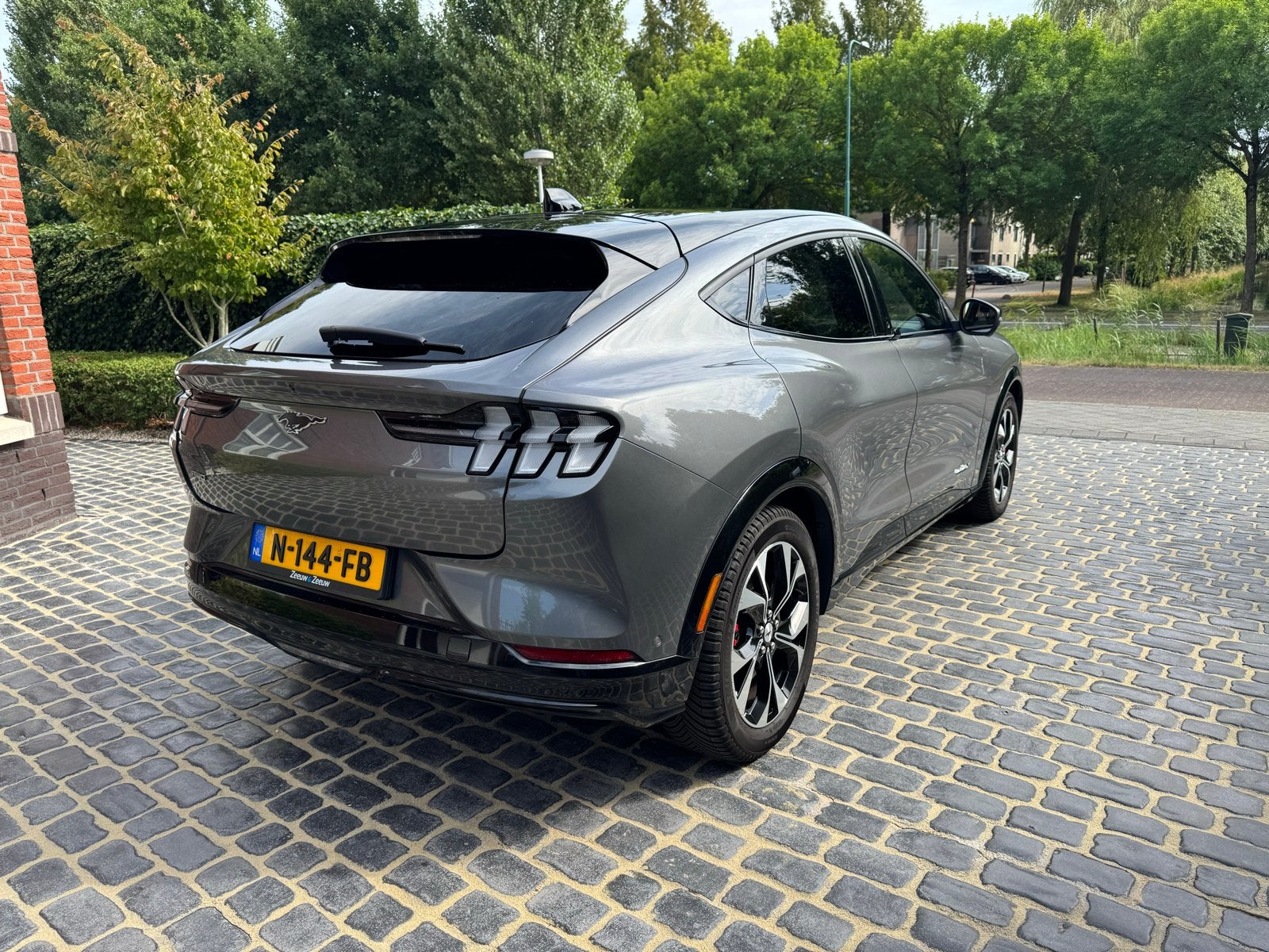 Ford Mustang Mach-E Extended Range AWD 98kWh | Pano | 2021, Automaat, 750 kg, 110 €/maand, Origineel Nederlands