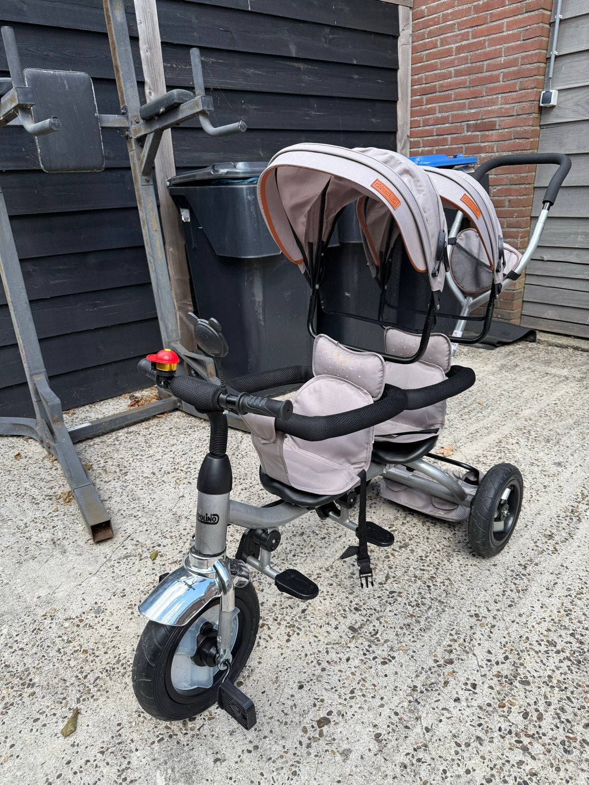 Tweeling driewieler met duwstang en verstelbare zitting, Ophalen, Gebruikt, Velgrem, Duwstang
