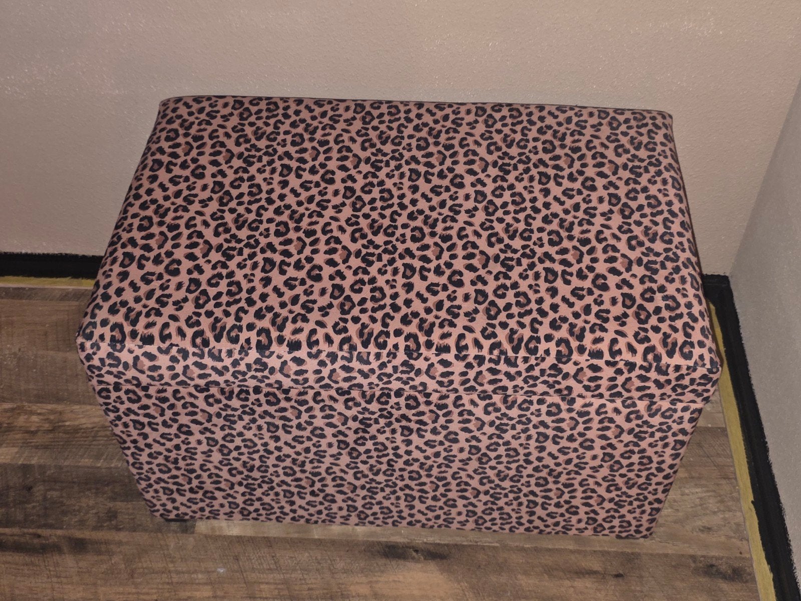Extravagante opbergbank met luipaardprint - ZGAN, Ophalen, Overige materialen, Minder dan 50 cm, 50 tot 100 cm