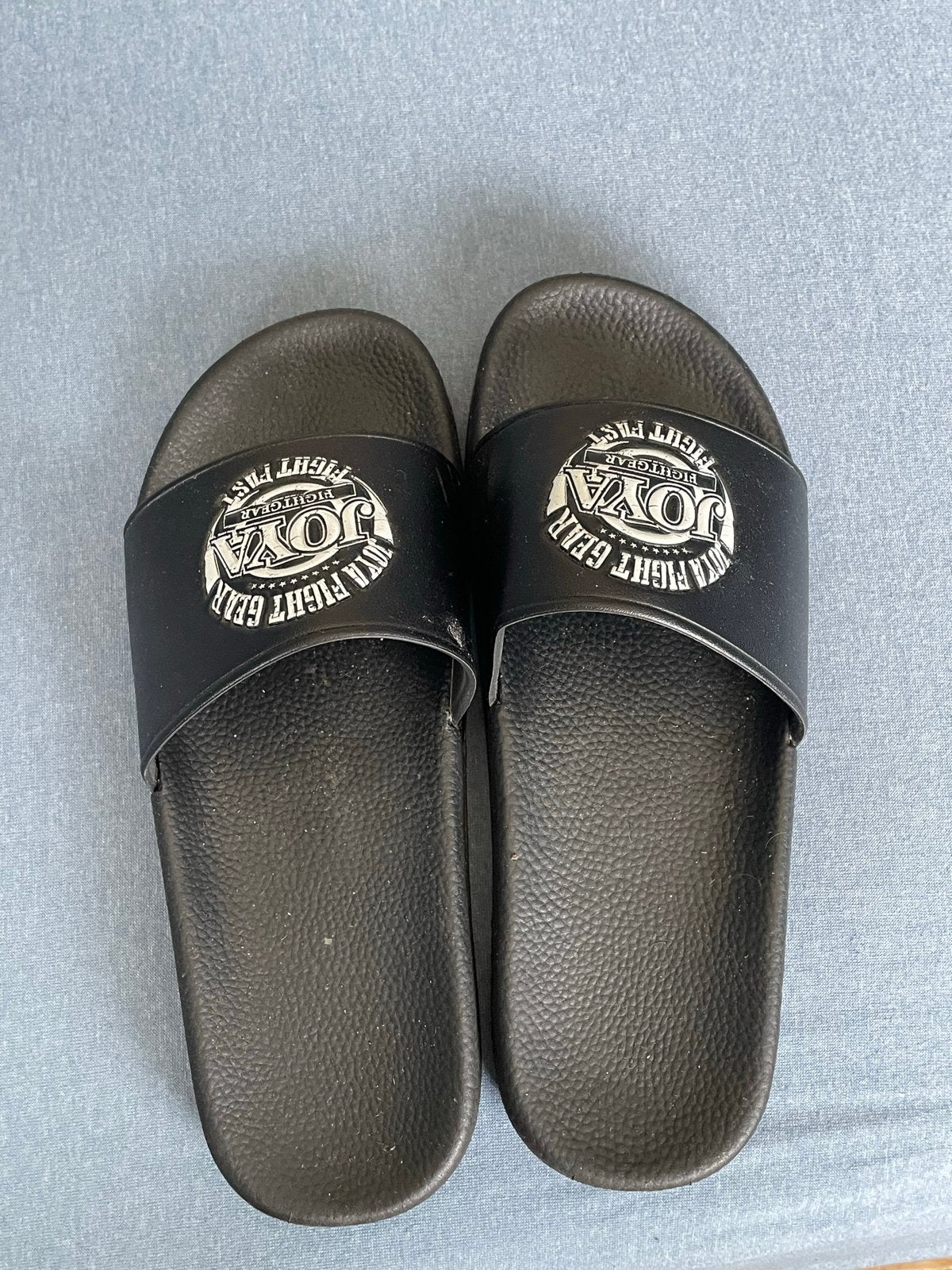Joya Fight Gear Slippers - Maat 40, Kleding | Dames, Ophalen of Verzenden, Gedragen, Zwart, Slippers