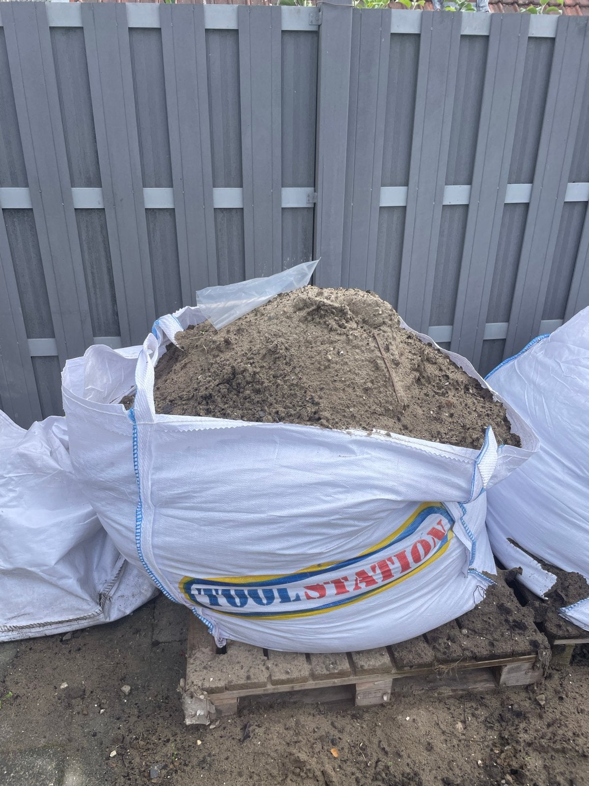 GRATIS — Ophoogzand in big bags op pallet, Tuin en Terras, Ophalen, Gebruikt, Ophoogzand