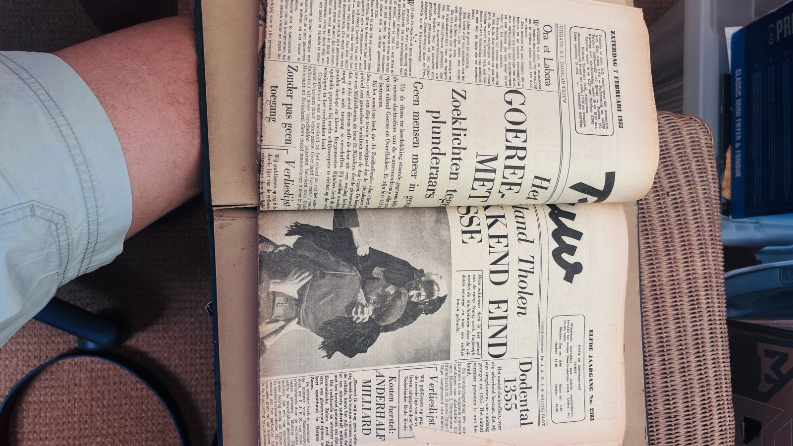 Oude Trouw kranten over de Watersnoodramp 1953, Ophalen of Verzenden, 1940 tot 1960, Nederland, Krant