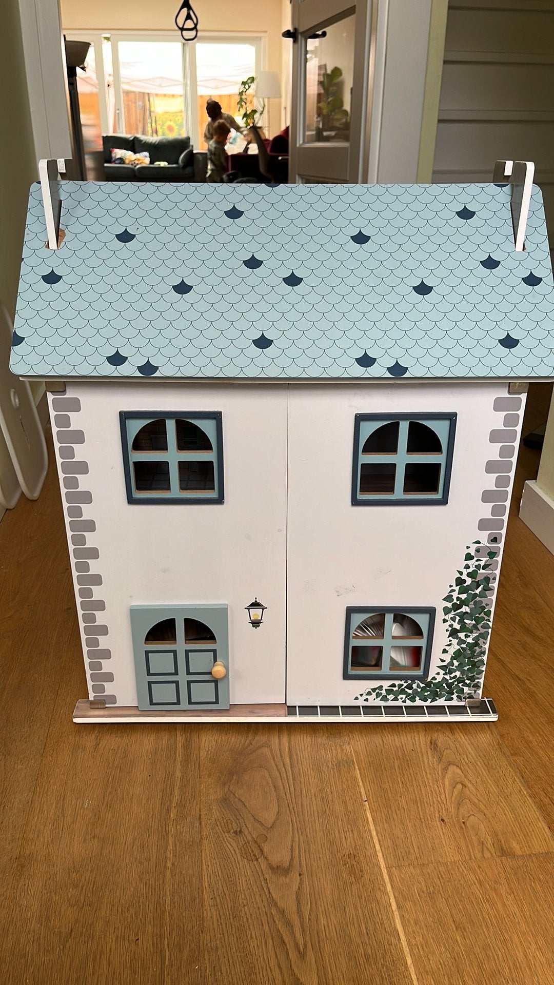 Lidl popenhuis met figuren, Ophalen, Zo goed als nieuw, Poppenhuis
