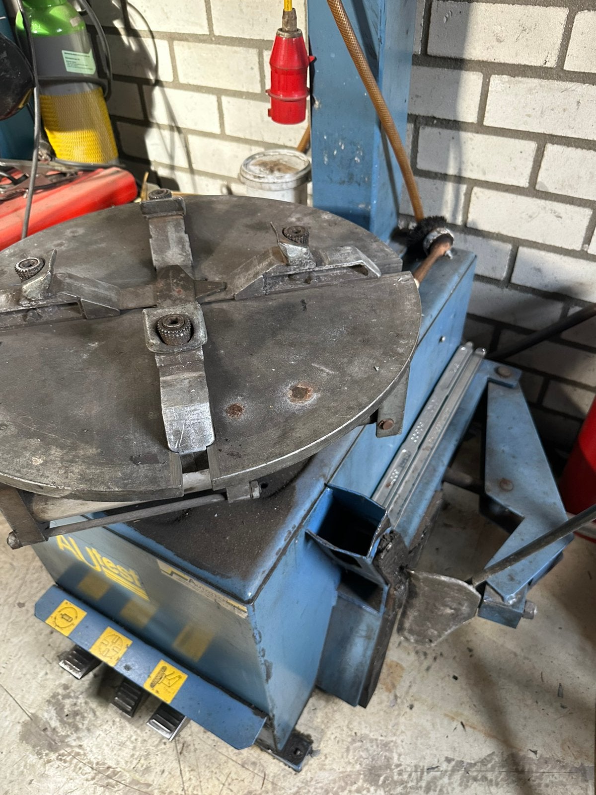 Bandenapparaat 380 volt, Ophalen, Zo goed als nieuw