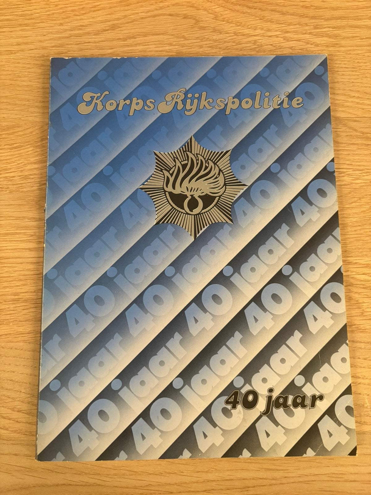 40 jaar Korps Rijkspolitie, Ophalen, Gelezen
