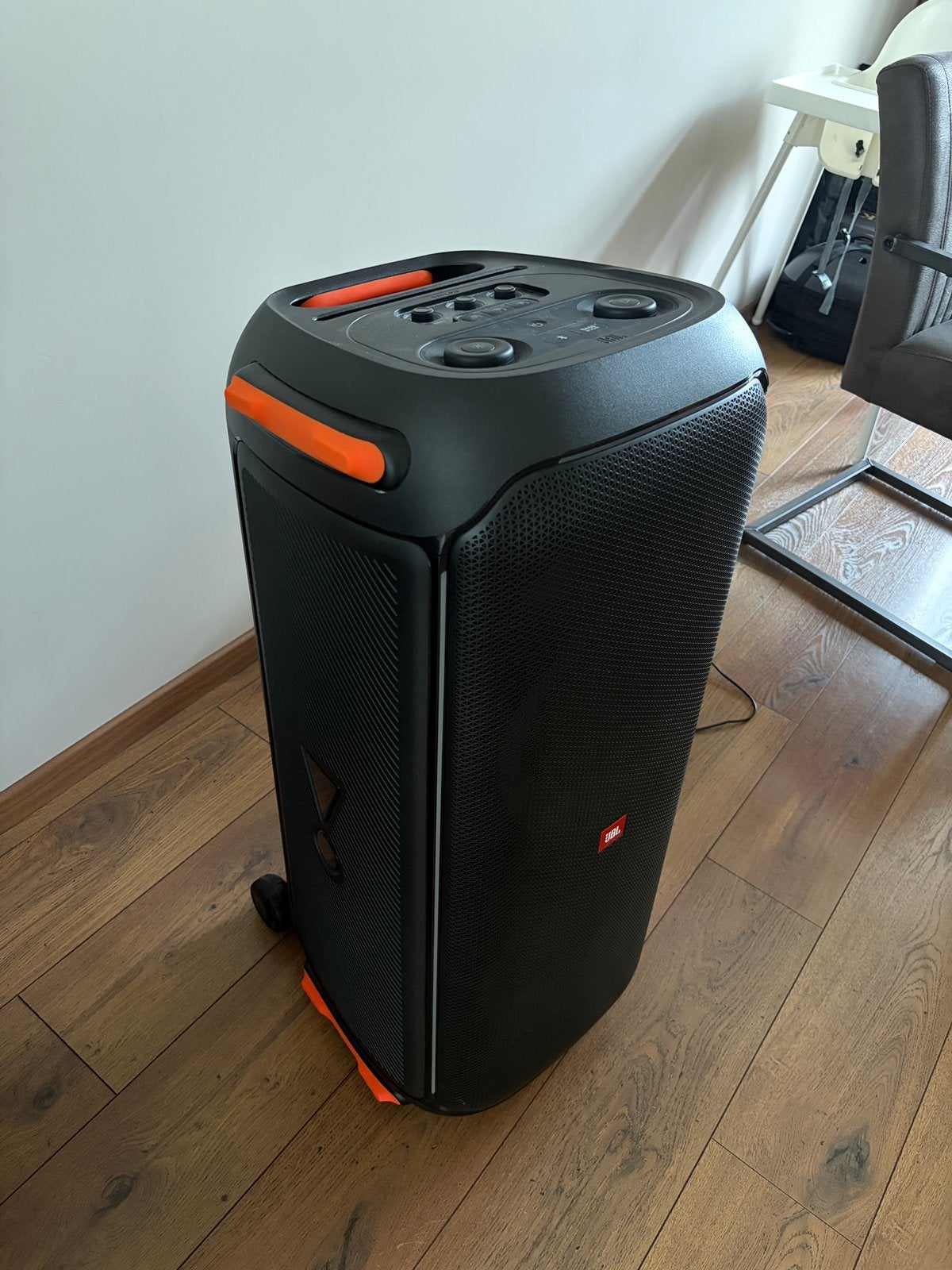 Jbl partybox 710
