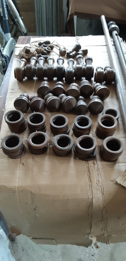 Accessoires van antieke gordijnroedes, Ophalen