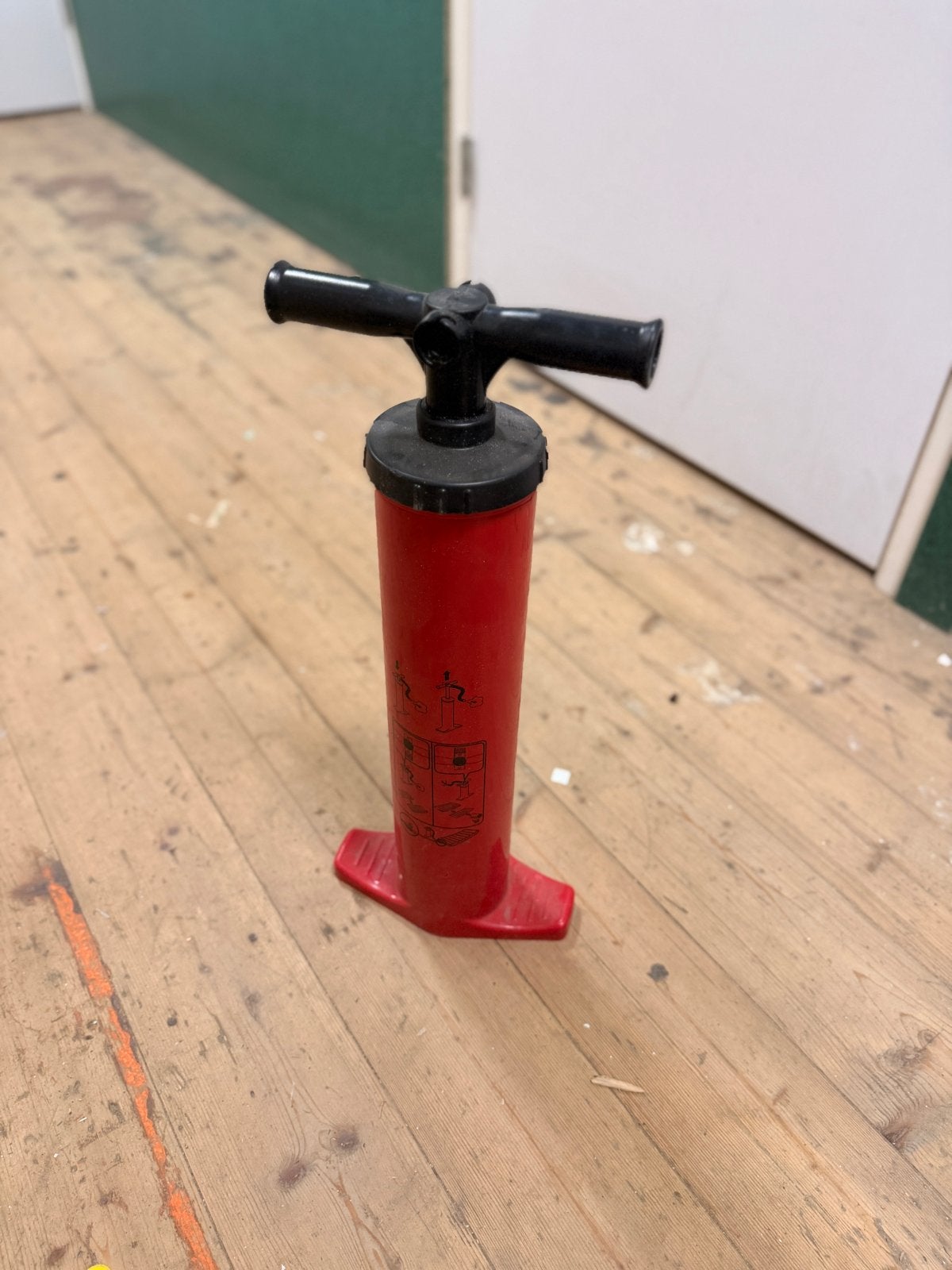 Rode handpomp voor kites, banden of ballen, Ophalen, Gebruikt